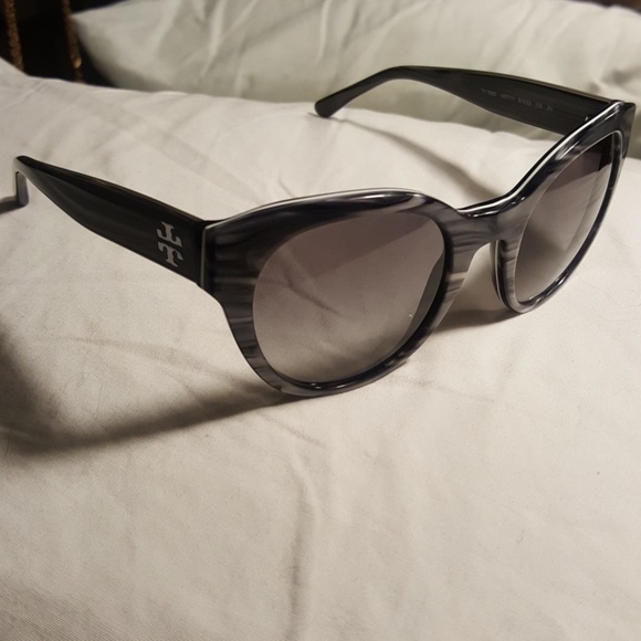 Tory Burch sunglasses 2 colors/styles available - Picture 4 of 7